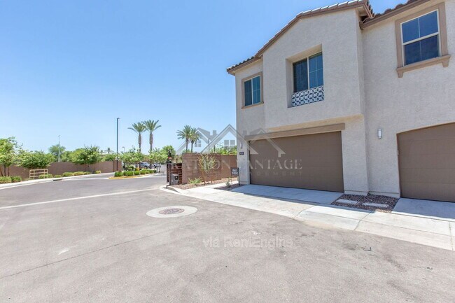 Foto del edificio - 1051 W. Diamondback Dr.