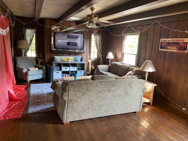 Foto del edificio - 925 E Hunter Ave