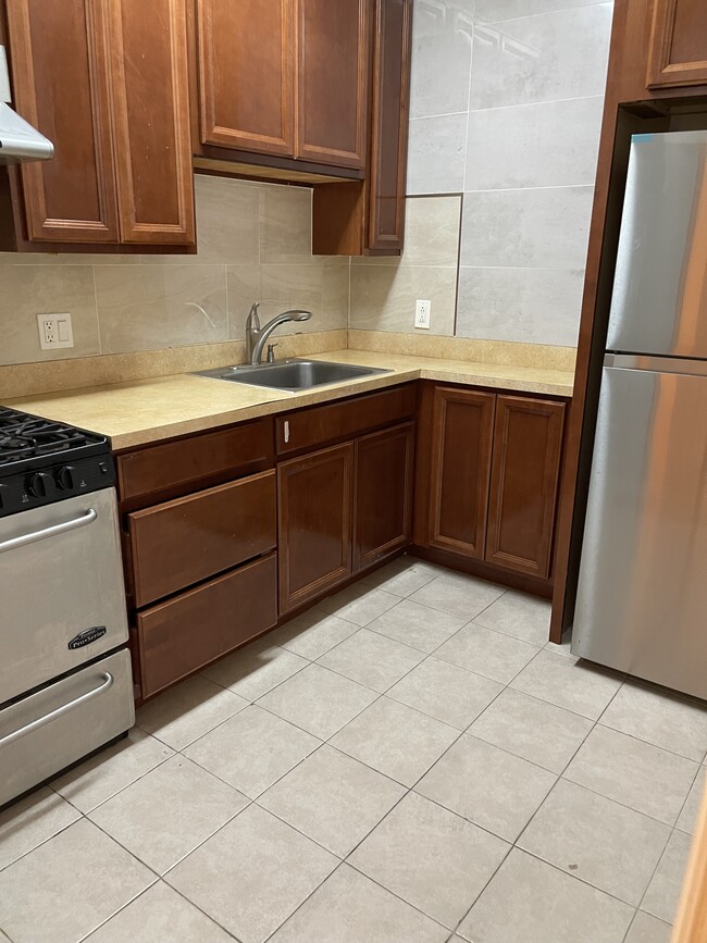 Kitchen - 6902 16th Ave