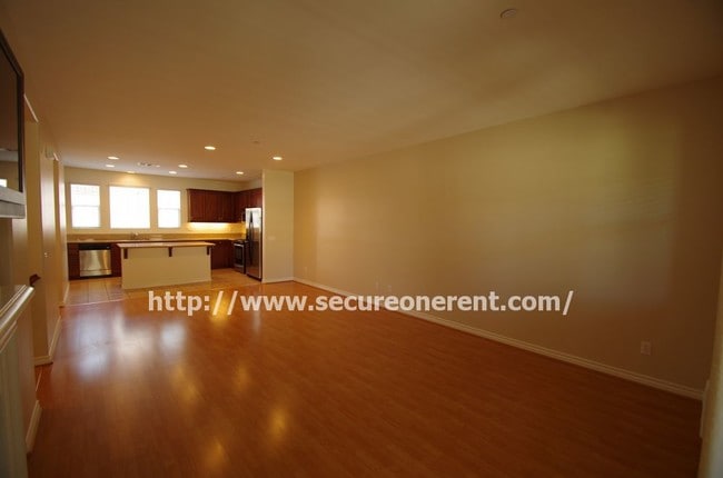 Foto del edificio - 4592 Via Presidio Via