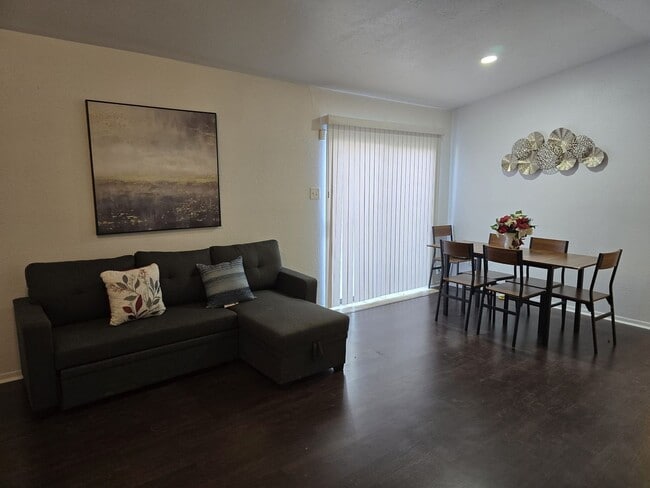 Building Photo - 4111 Sunrise Terrace Dr