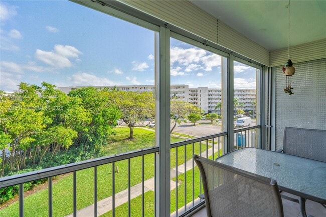 Foto del edificio - 2930 Point E Dr