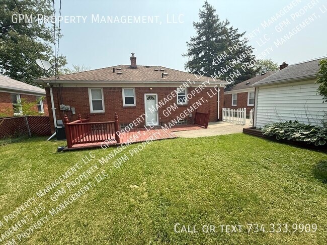 Foto del edificio - 23825 Rosalind Ave