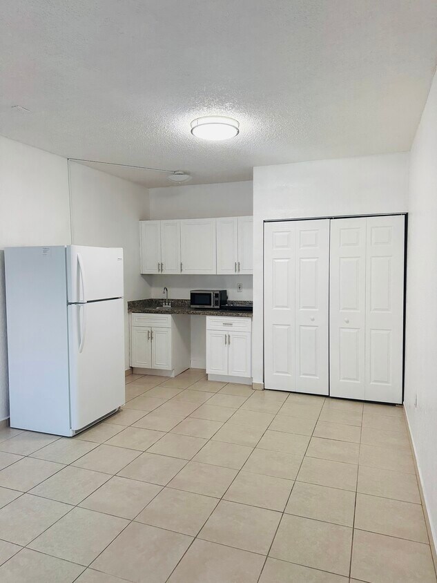 Primary Photo - 14945 SW 38th St