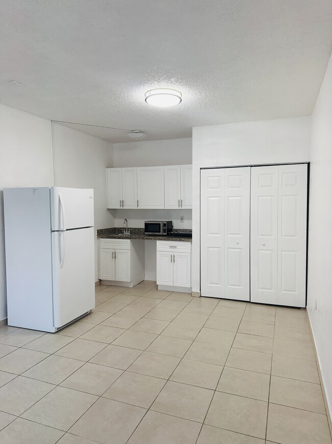 Building Photo - 14945 SW 38th St
