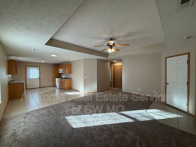 Foto del edificio - 1207 N Northwood Ave