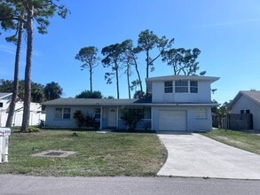 Building Photo - 836 Golf Dr
