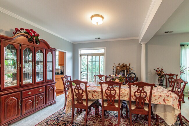 Building Photo - 6 Beaconsfield Ct