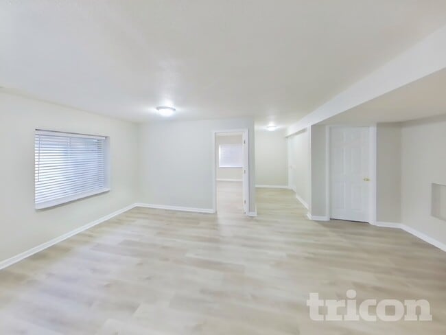 Building Photo - 633 Golden Eagle Dr