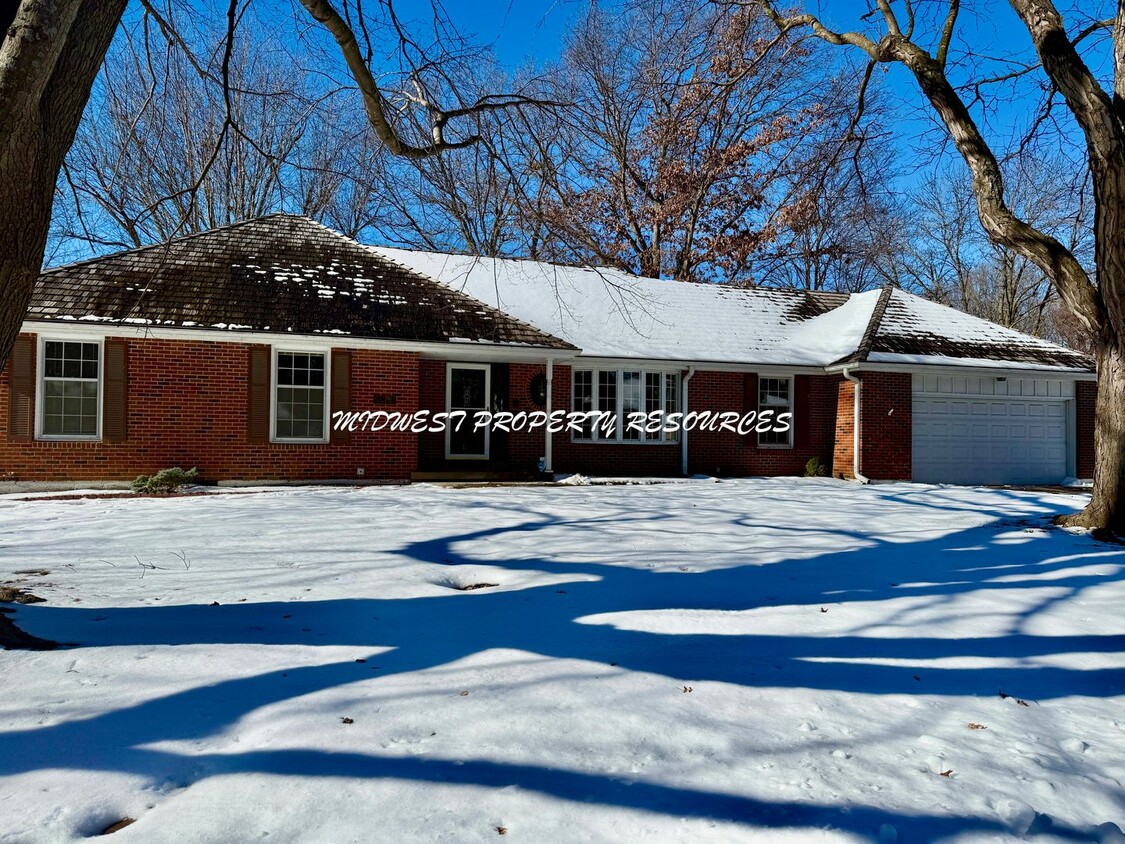 Foto principal - Charming Brick Ranch in Lee’s Summit