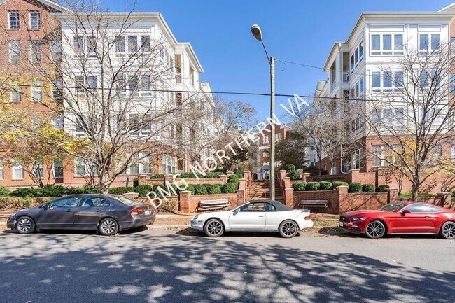 Building Photo - 801 S Greenbrier St