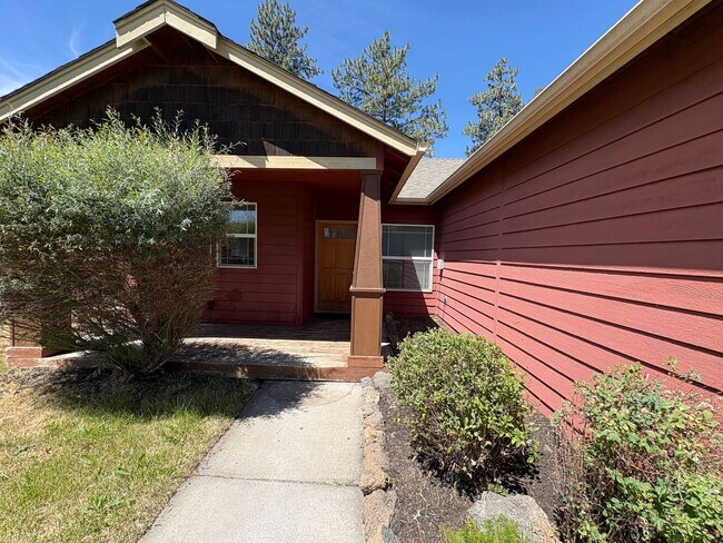 Foto del edificio - SPACIOUS HOME IN BOYD ACRES NEIGHBORHOOD A...