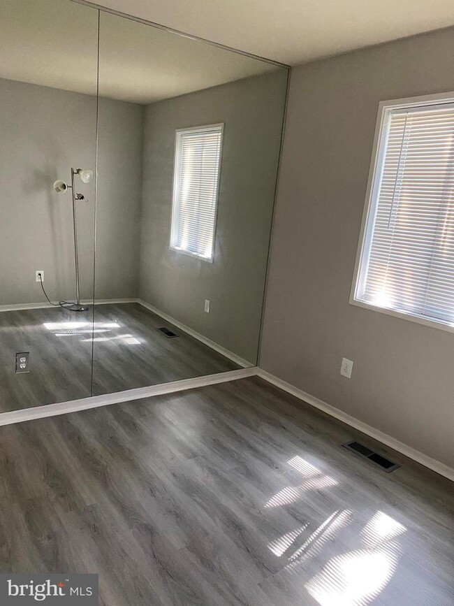 Foto del edificio - 9537 Fern Hollow Way