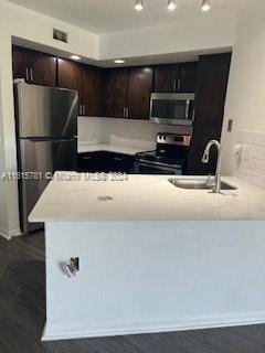Building Photo - 12400 Vista Isles Dr