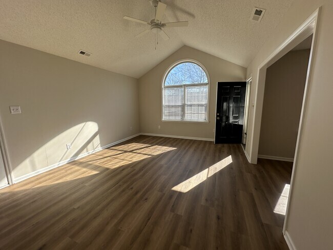 Foto del edificio - 706 Jimmies Creek Dr