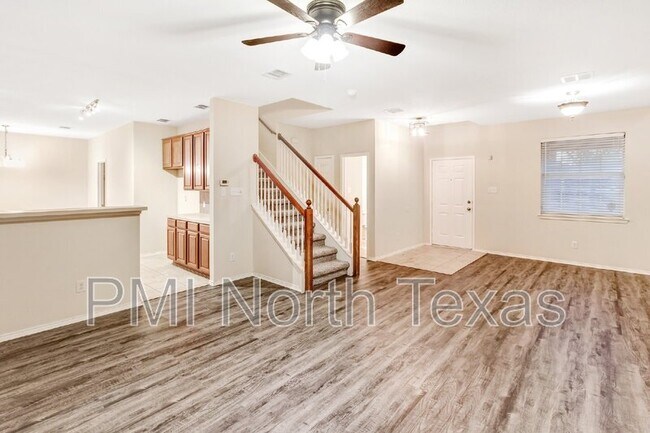 Foto del edificio - 16264 Red River Ln