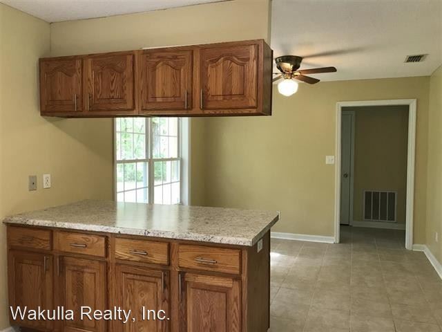 Building Photo - 3 br, 2 bath House - 2400 Spring Creek Hig...