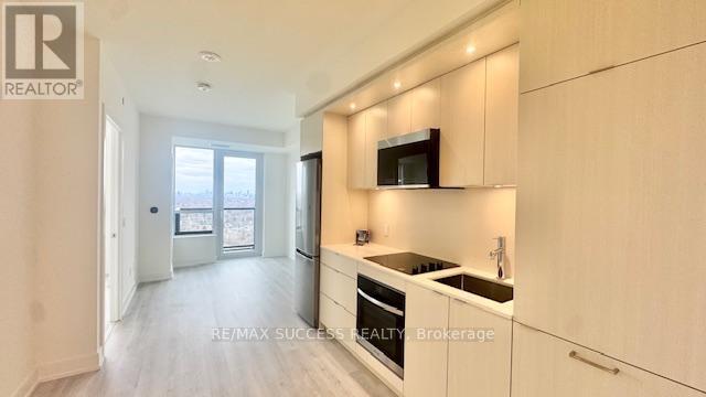 Photo du bâtiment - 60 Central Park Roadway