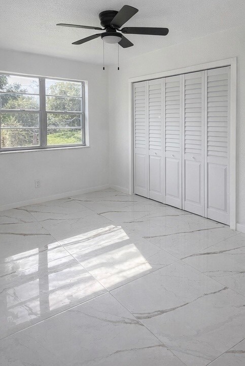 Foto del edificio - 14141 NE 3rd Ct
