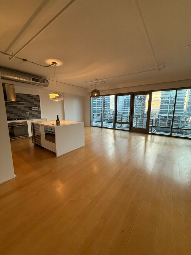 Foto del edificio - 1100 S Hope St