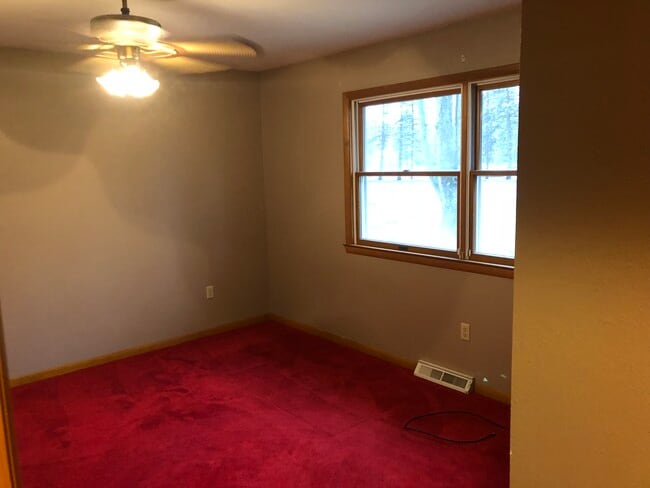 Bedroom 2 - 3660 N Mccord Rd