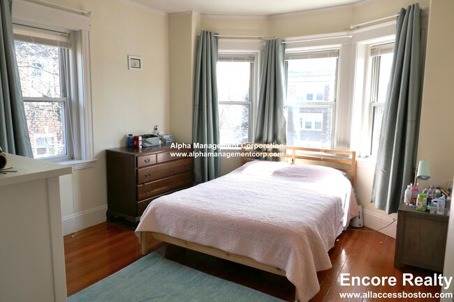 Foto del edificio - 163 Summer St