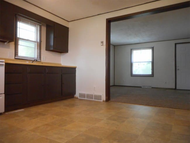 Building Photo - 1025 3rd St