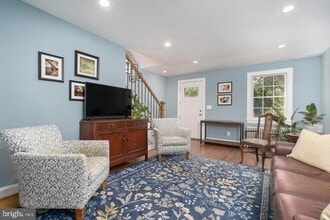 Building Photo - 1147 Colonial Ave