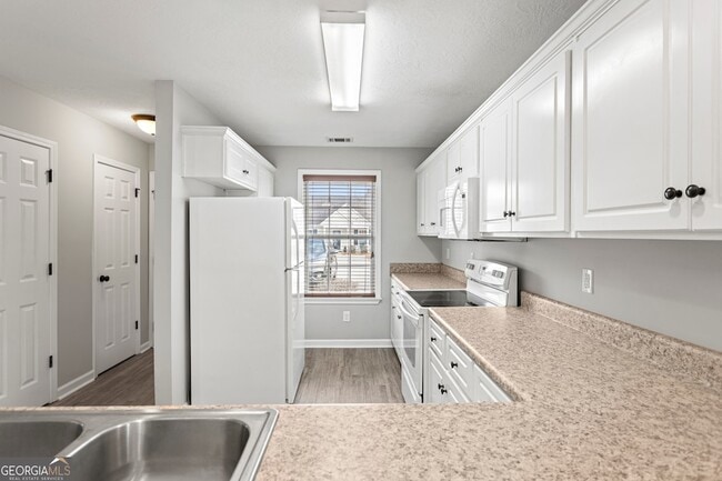 Building Photo - 233 Sunview Dr