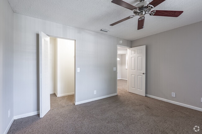 1BR, 1BA - 910SF - The Cove - Bedroom - Coral Falls