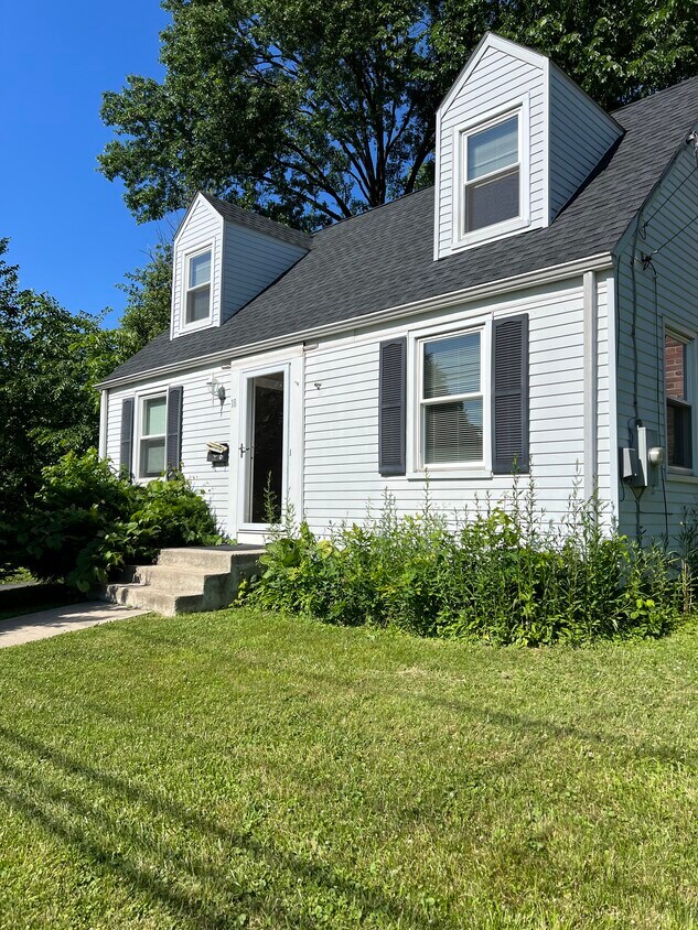 18 Parkview Dr, Wethersfield, CT 06109 House Rental in Wethersfield