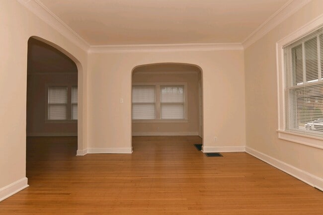 Entrance arched doorways to living and dining rooms - 110 E 51st St