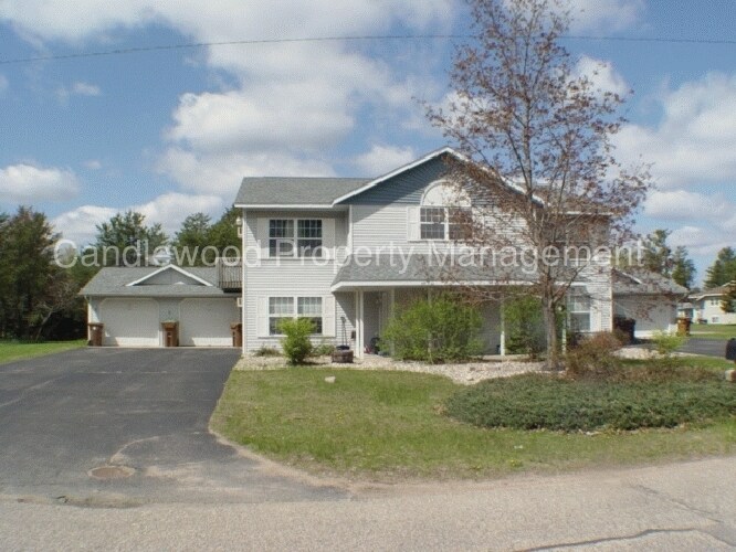 Foto principal - 2700 Sunset Blvd