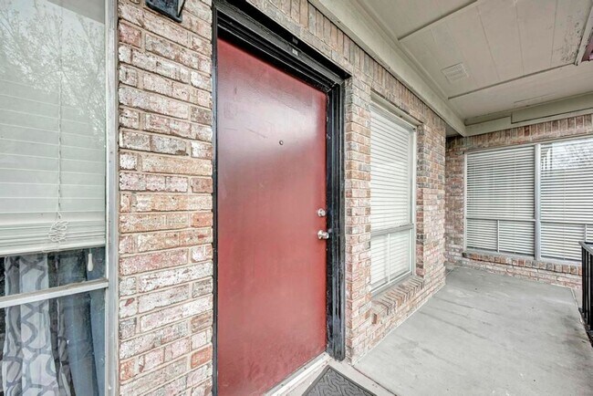 Foto del edificio - Walk to UT campus,  gorgeous remodeled unit