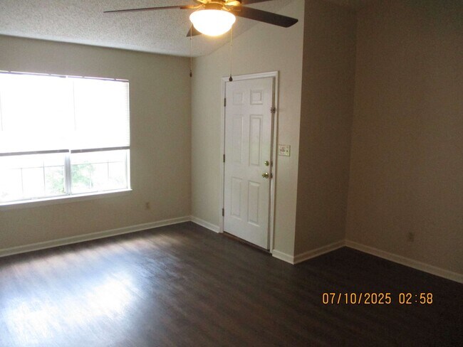 Building Photo - 103 Gala Ct