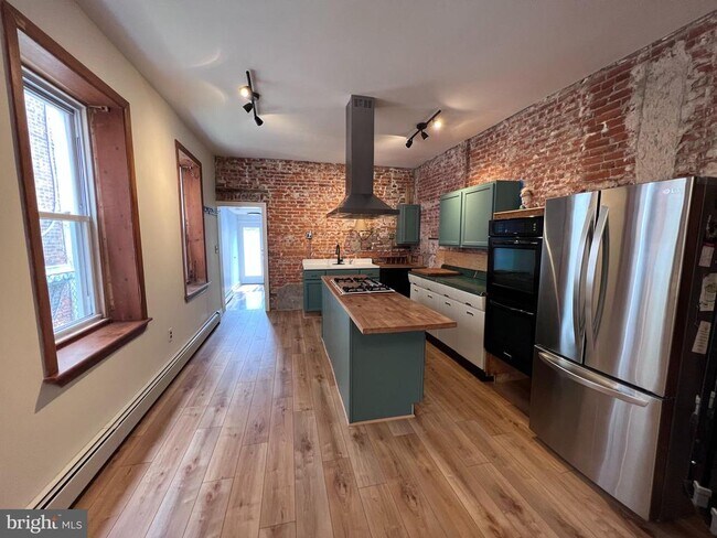 Foto del edificio - 2109 N Howard St
