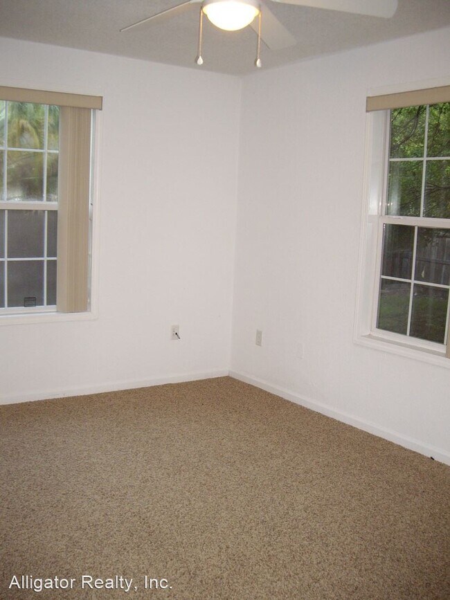 Building Photo - 3 br, 2 bath House - 1940 NW 7th Place