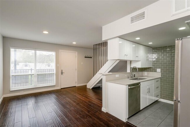 Foto del edificio - 3110 Red River St