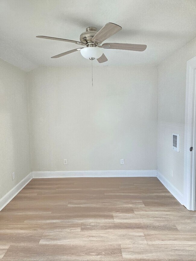 Building Photo - 72/74 Cushing St