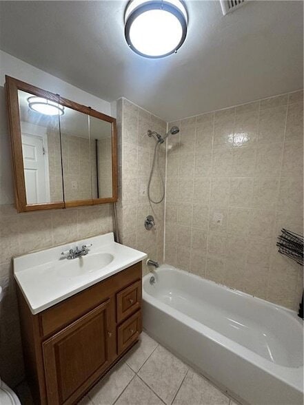 Foto del edificio - 580A Quincy St