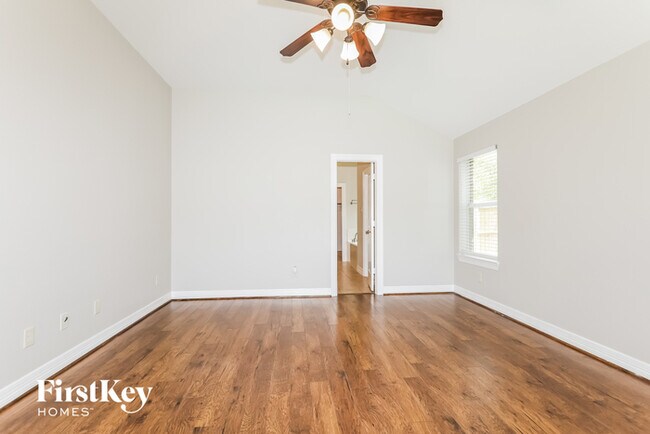 Building Photo - 12064 Maverick Dr
