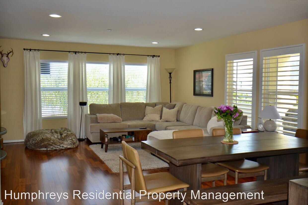 3188 Cabrillo Bay Ln, San Diego, CA 92110