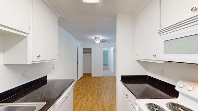 Building Photo - 475 Ignacio Blvd