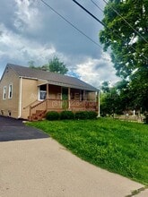 Building Photo - 927 N Elm Ave