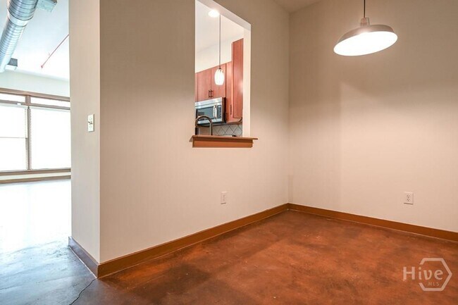 Foto del edificio - 250 Martha Dr