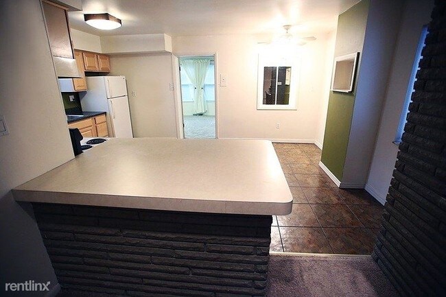 Building Photo - 2 br, 1 bath Apartment - 190 Noble Avenue 1
