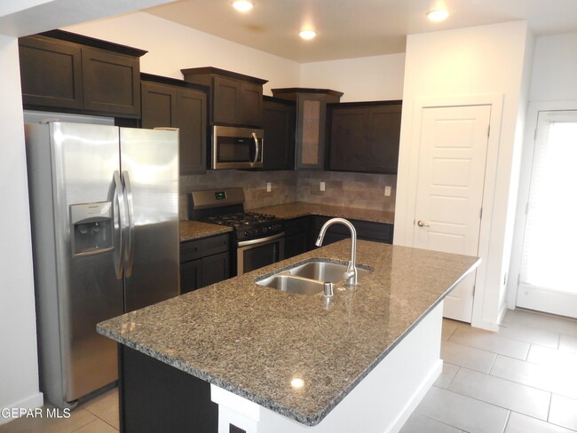 Building Photo - 12125 Mesquite River Dr