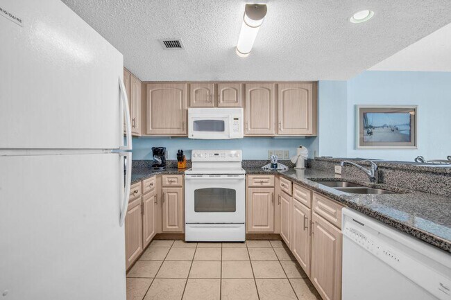 Foto del edificio - 1700 N Ocean Blvd