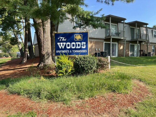 Foto del edificio - The Woods Apartments