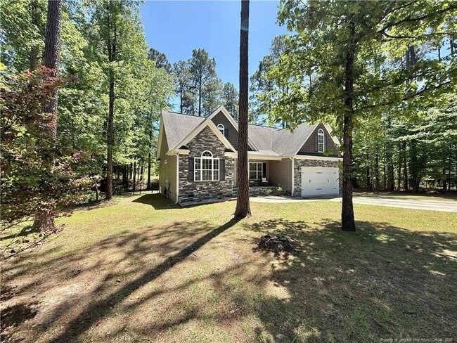 Building Photo - 275 Maplewood Dr